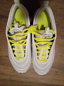 Nike air maxes