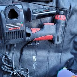 Snap-on Cordless Screwdriver CTS561CL + Charger, 2 Batteries