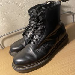 Dr. Martens 1460 Black Smooth Leather Boots