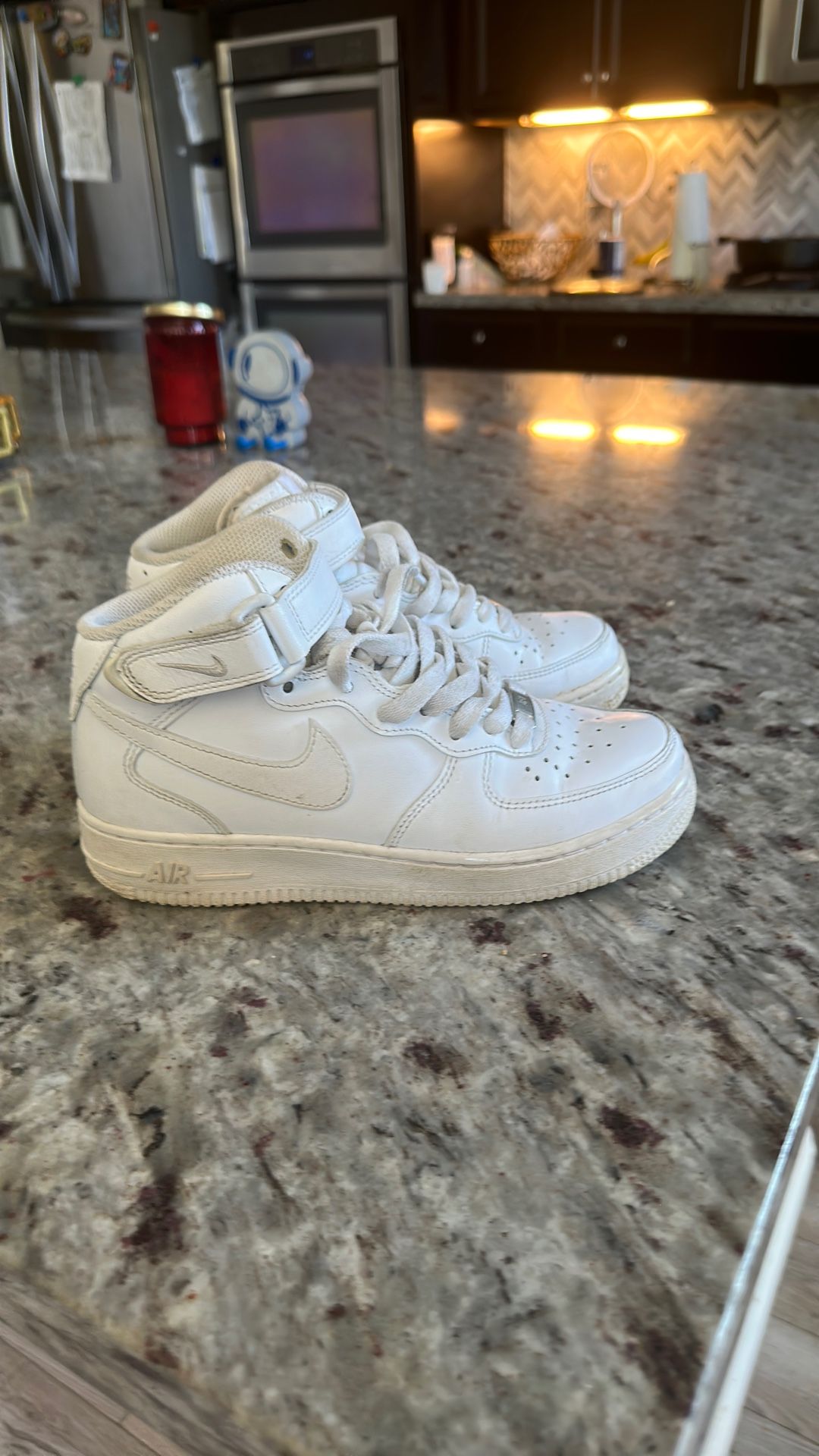 Girls White Nike Court