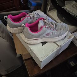 Skechers