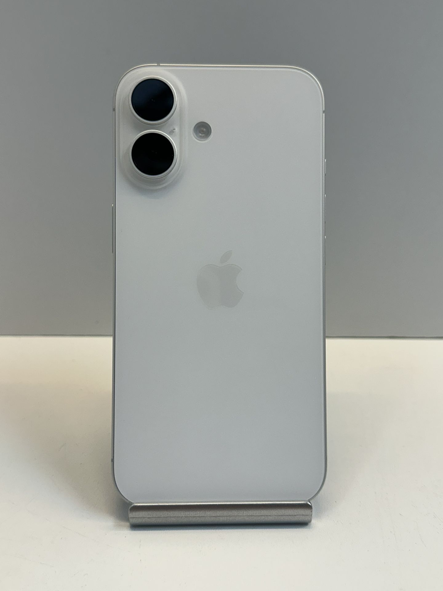 Apple iPhone 16 128gb. ( Fully Unlocked )