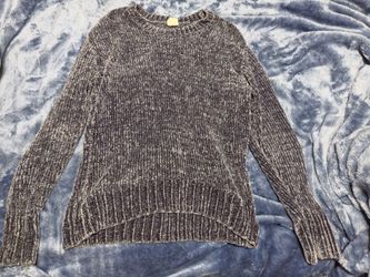 Womens sweaters small to medium
