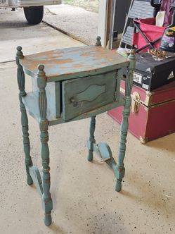 Vintage End table/night stand