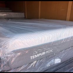 Brand New King Size Tempur Pedic Adapt 11” Medium Firm Mattress!!