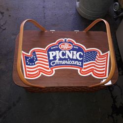 Old Dr pepper picknick basket