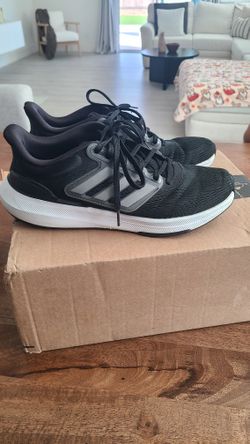 adidas ultrabounce running shoes