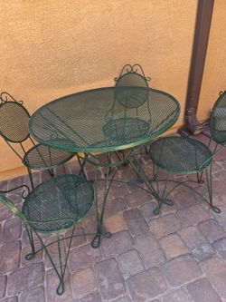 Patio, table four chairs round metal, perfect heavy