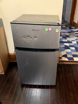 Whirlpool Mini fridge