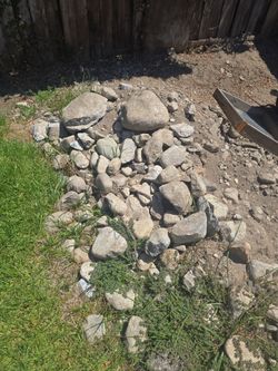 Boulders / rocks