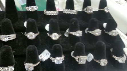 .925 sterling silver brand new diamond ring with CZ diamonds