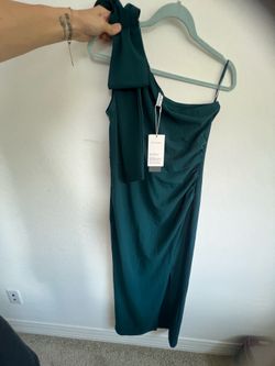 NWT PrettyGarden One-Shoulder Ruched Maxi Dress – Emerald Green – Size Medi