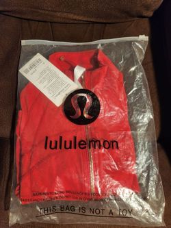 Lululemon top