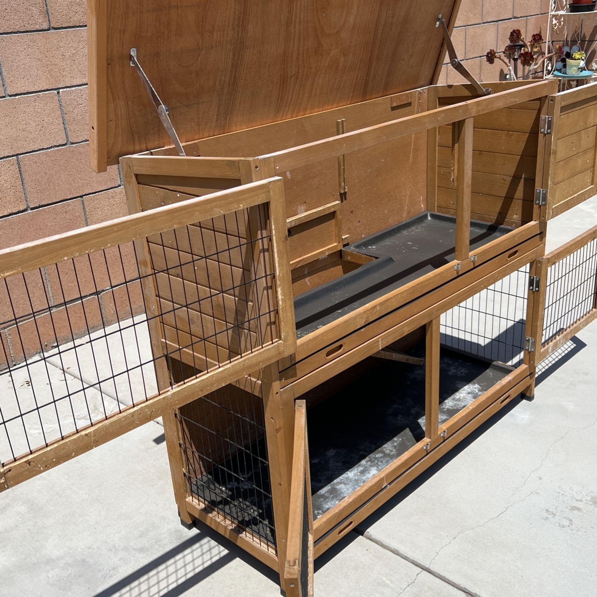 Chicken Coop/ Bunny House for Sale in Whittier, CA OfferUp