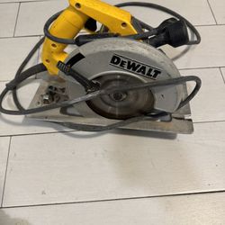 Dewalt Circular Saw 