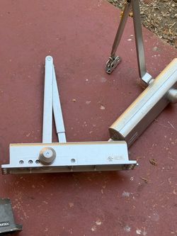 Commercial Door Closer with Arm
