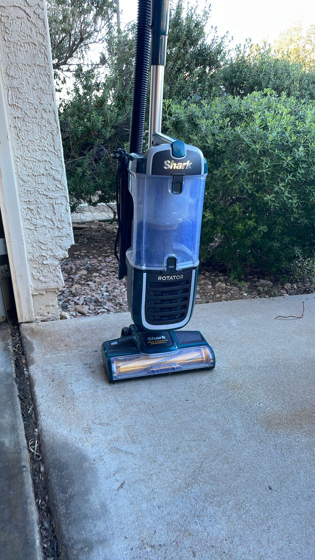 Shark Rotator Series Vacuum Cleaner With Accessories