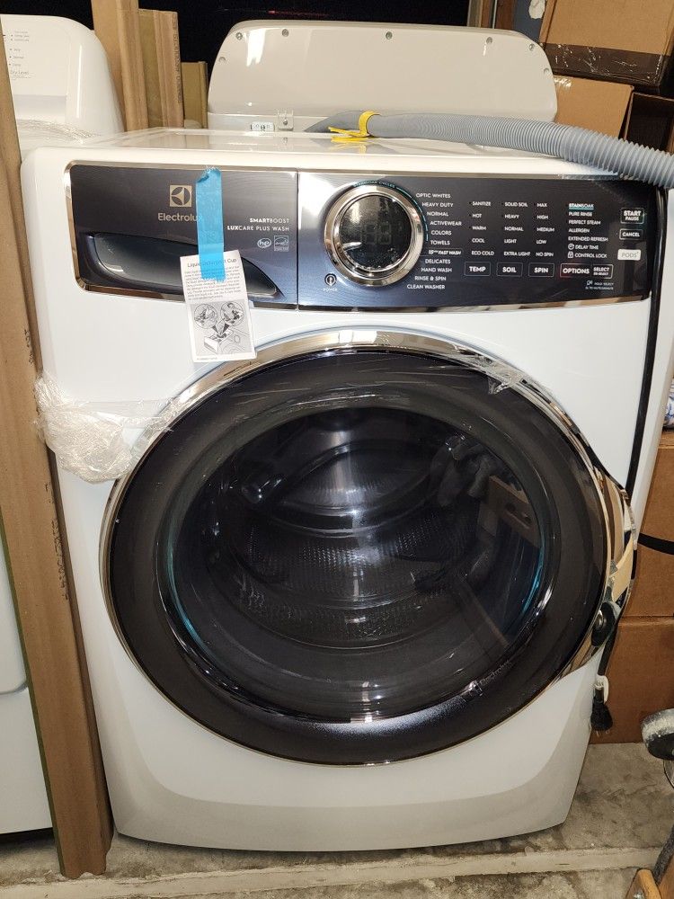 Electrolux SmartBoost 4.5cu ft High Efficiency Stackable Steam Cycle