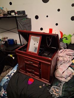 Vintage jewelry box