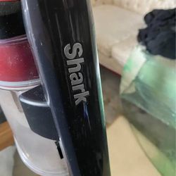 Shark Rocket Pet Pro Cordless Stick Upright Vacuum Cleaner Vac Magenta

Used Working