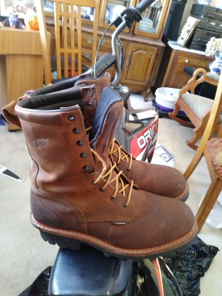arve Kristendom halvleder Size 11 Vibrax 4417 logger RED WING BOOTS..WATER AND OIL RESISTANT retail  $239.00 for Sale in Joliet, IL - OfferUp