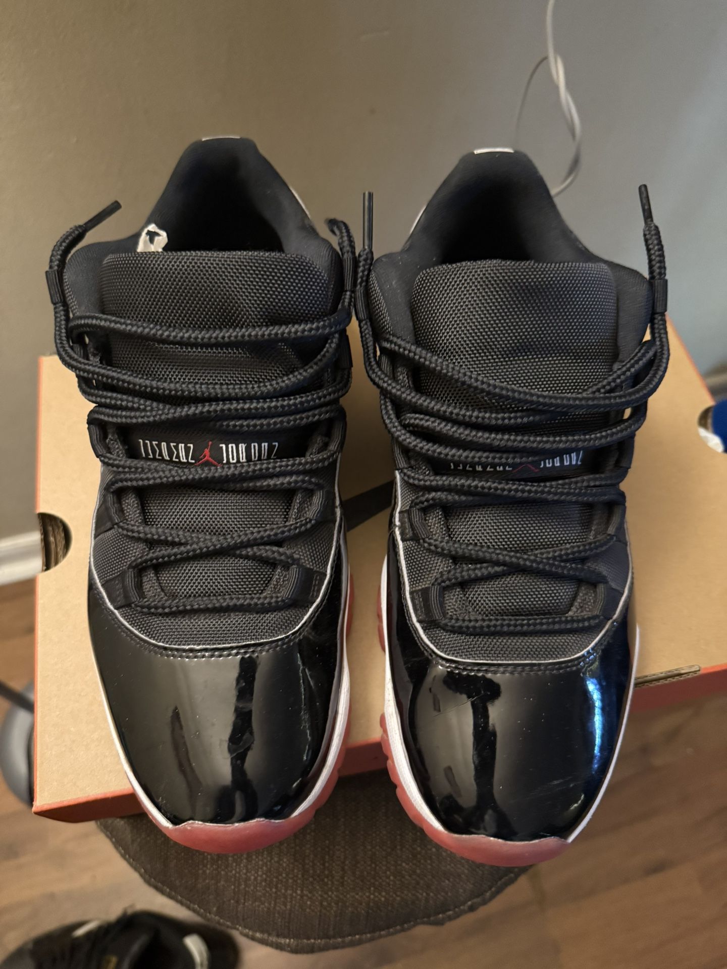 Jordan 11 Low Bred Sz 10.5