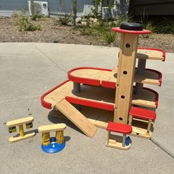 Free! Toy Parking Garage