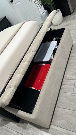 Modern Storage Ottoman Bench | Hidden Storage | Like New