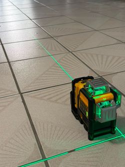 Dwalt laser construction