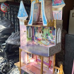 Disney Princess Dollhouse 