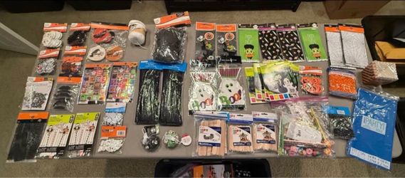 Lot Of Brand New Halloween Arts & Crafts Supplies and Party Prizes/Favors PERFECT FOR CLASS PARTIES