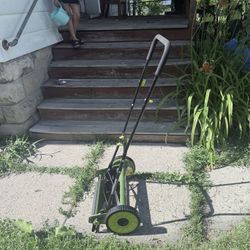 Manual Lawnmower For Small Spot 