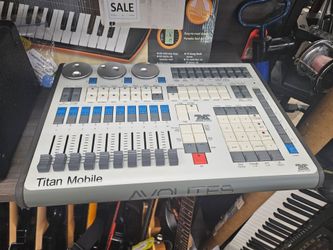 Avolite titan light mixer [GNH023511]