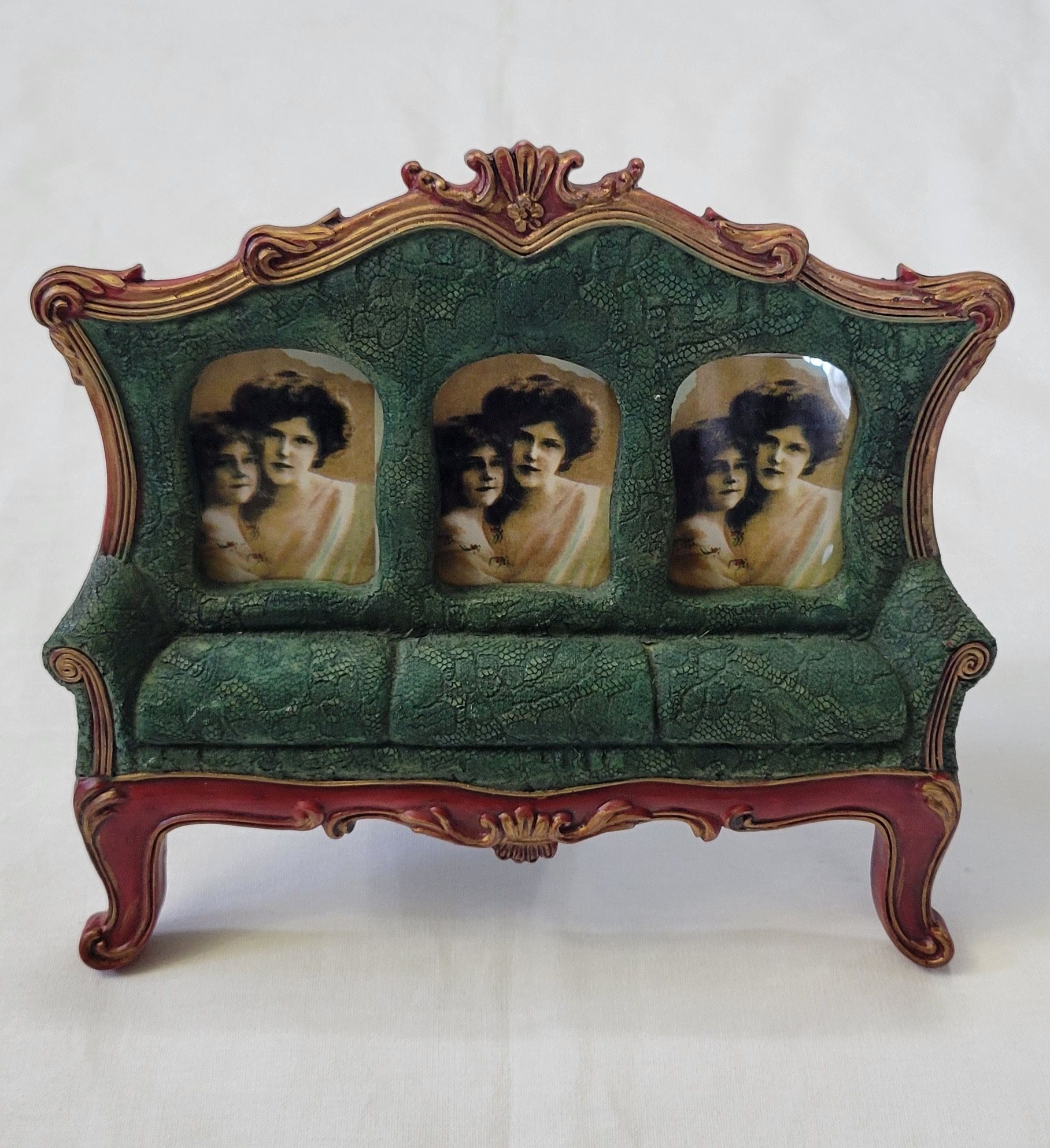 Gorgeous! Victorian Photo Frame Resin Sofa/couch Design GreenBrown&Gold 8.25"X8"