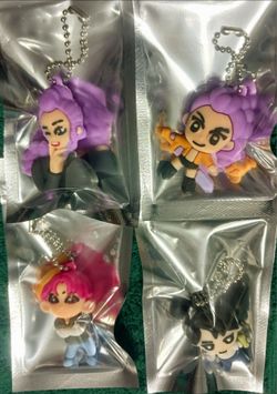 7pc anime keychains