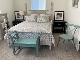 Reduced Queen bed set $550. Moving must sell asap! Most Designer home furnishings up for grabs!!