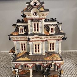 “Grimsley Manor”.  Snow Village. Collectable