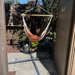 4 Hammock Chairs With 2 Stands