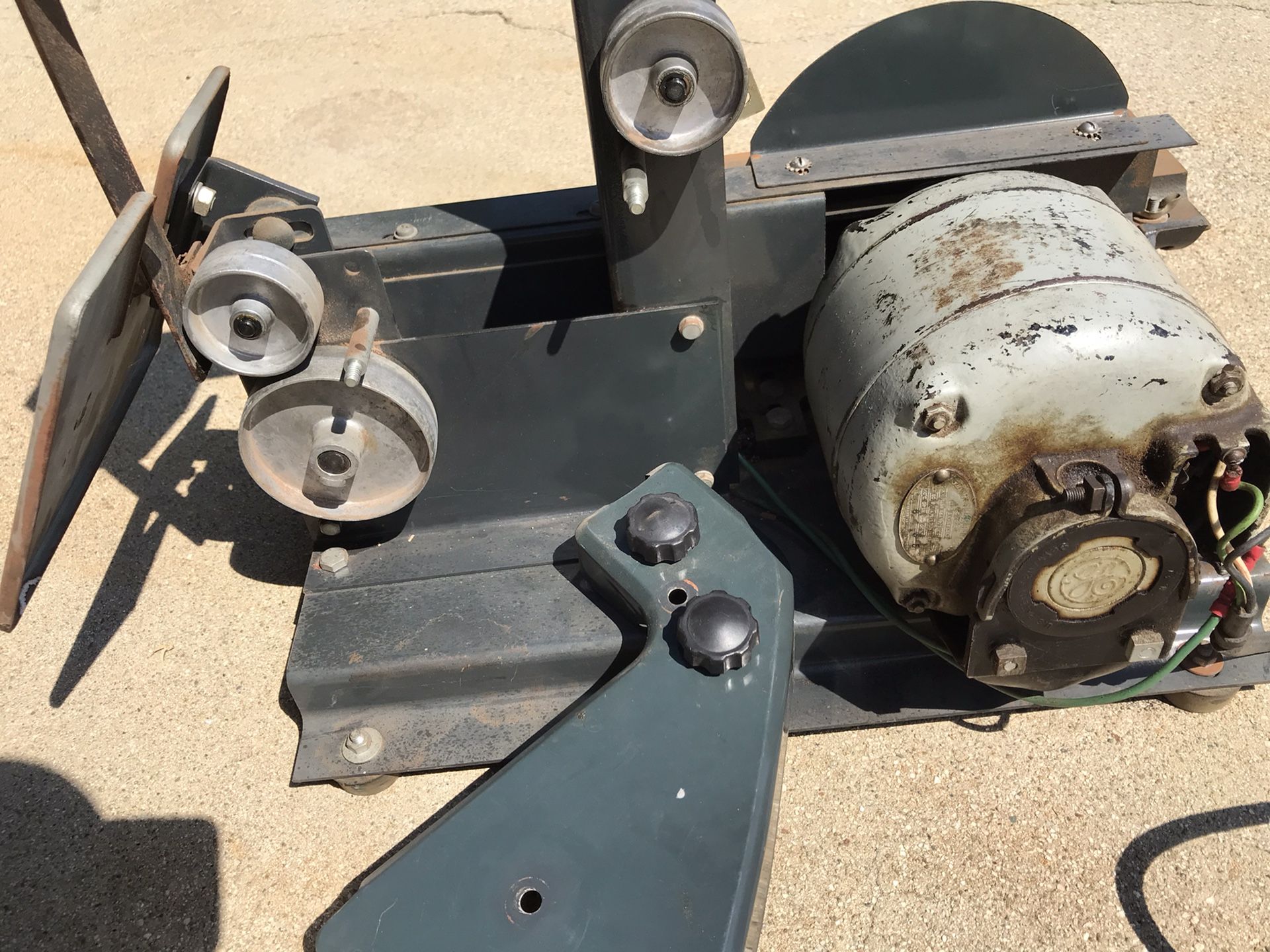 American Machine & Tool Co. (AMT) 1x42” Belt & 8” Disc Sander for Sale in La Verne, CA OfferUp