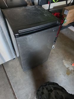Mini fridge