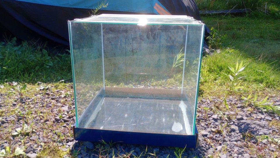 Ultra Clear, Low Iron, Rimless Aquascaping Aquarium