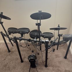 $200 OBO-   ALESIS NITRO 7pc electric drums set. ( Almost new)