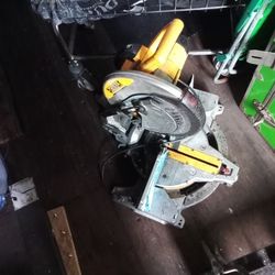 DeWalt Miter Saw 