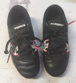 Boys Sz 11c Under Armour Soccer Cleats