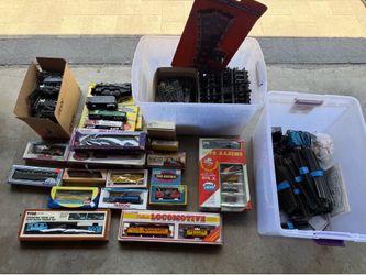 HUGE LOT!! Trains, Locomotives, Track
