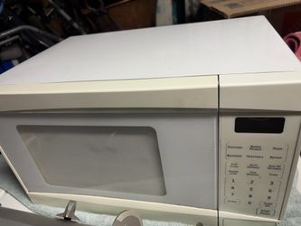 General Electric Microwave lightly used