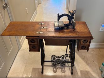 Wilcox & Gibbs Antique Sewing machine