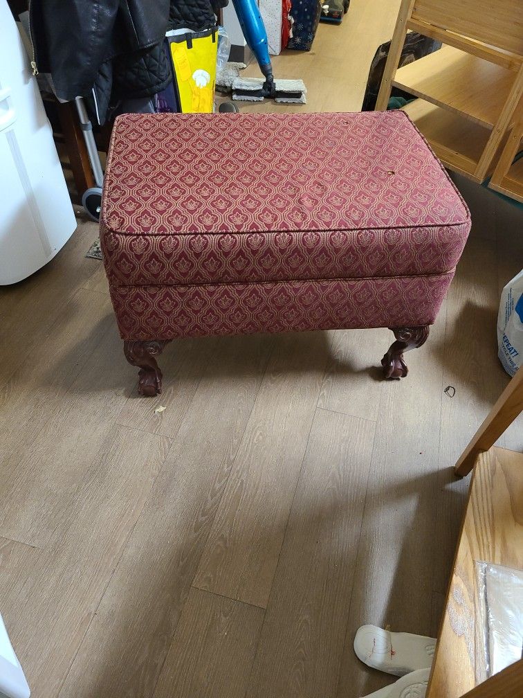 super comfy ottoman $10