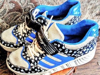 Unisex adult Heely sneakers size 7.5 men's( Big boys ) or ⁹ in womens.