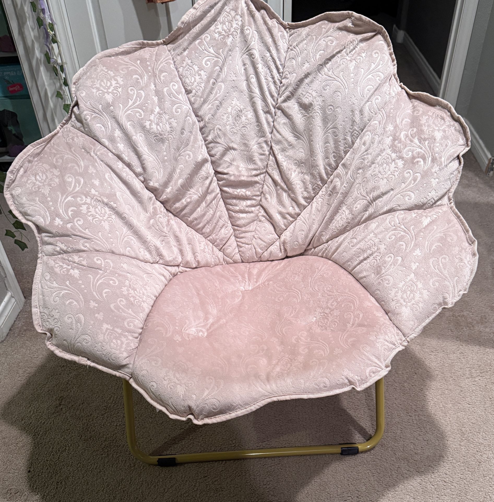 New Soft & Comfy Foldable Saucer Chair